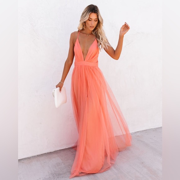 Vici Dolls
Petal Dust Maxi Dress
Apricot
Size Small - Picture 3 of 12